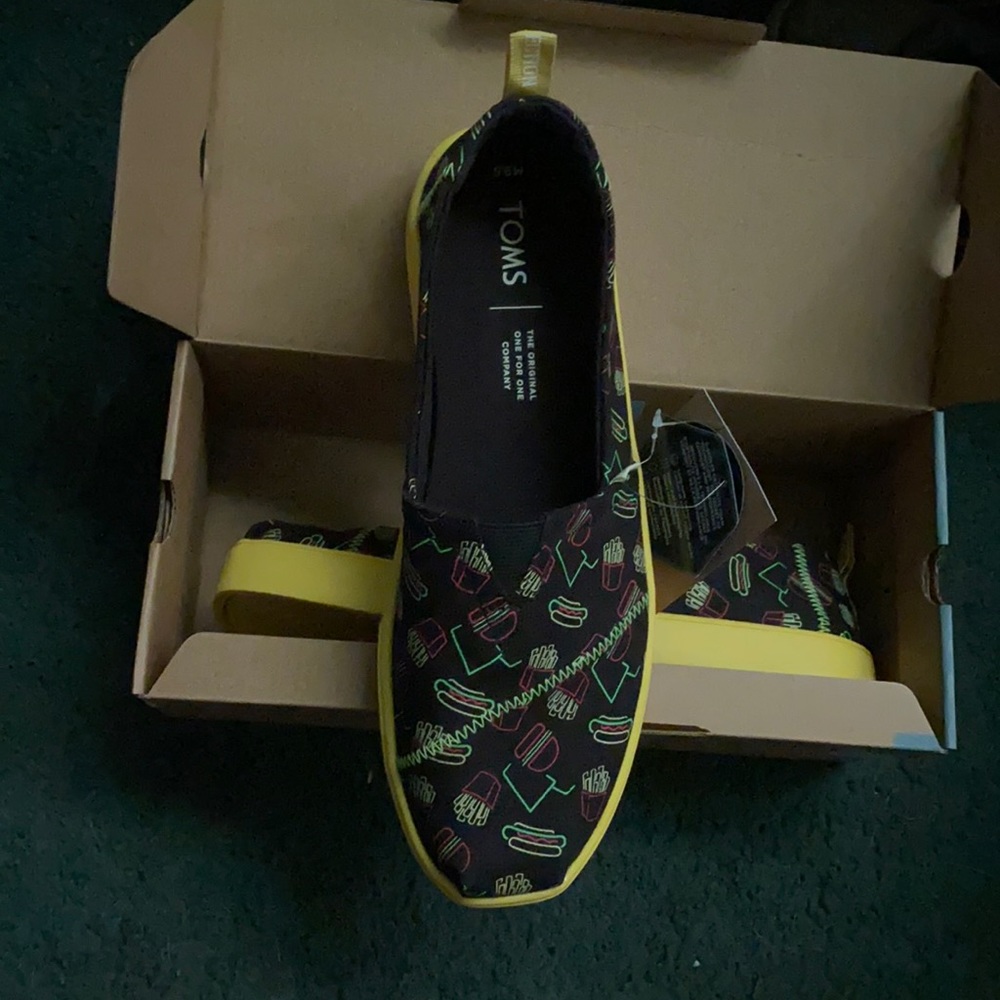 Toms “Late Night Snack” men’s 9.5